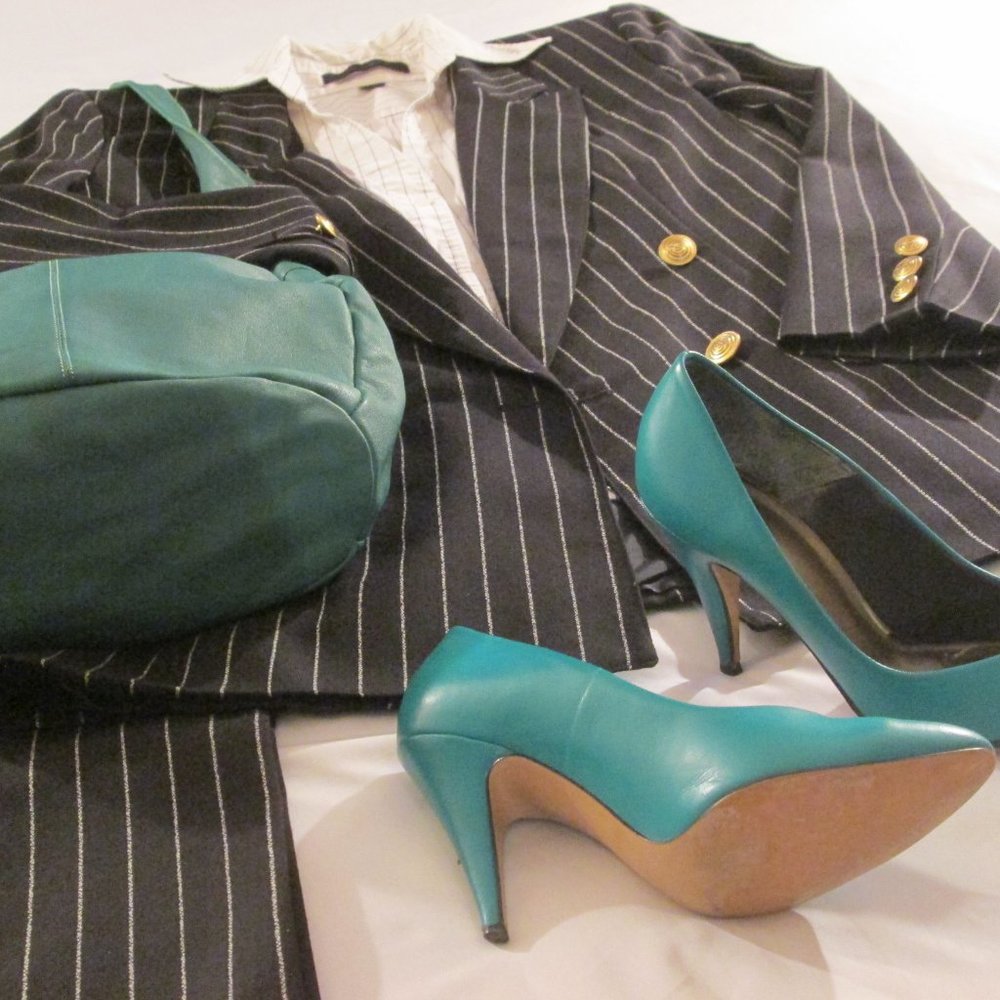 GANTOS GORGEOUS BLACK PINSTRIPE PANT SUIT - Picture 11 of 16